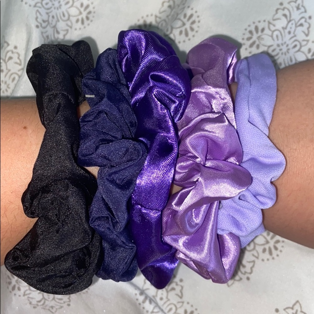 bundle of 5 scrunchies